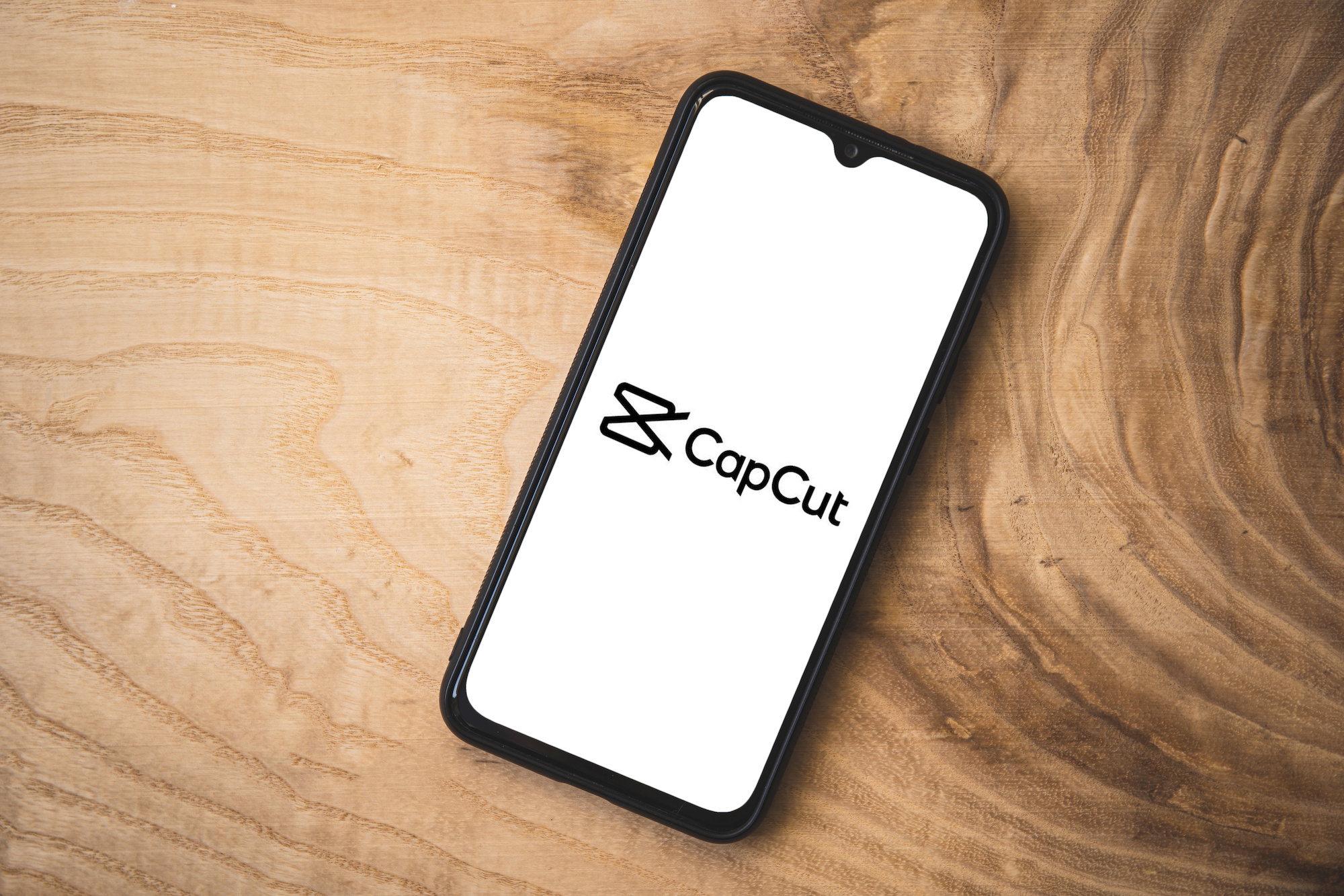 CAPCUT: WHICH WAY TO GO?FOR DESKTOP OR MOBILE PHONE?