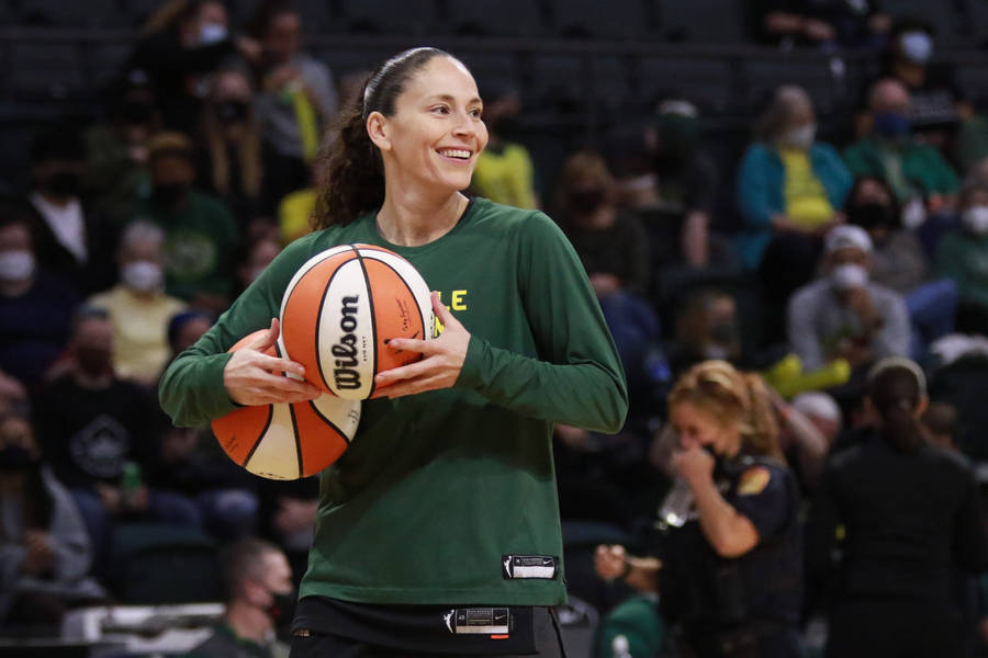 [100+] Sue Bird Pictures | Wallpapers.com