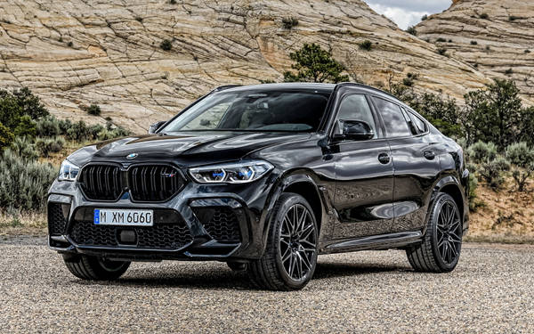 Download BMW X6 M Desert Road Wallpaper | Wallpapers.com