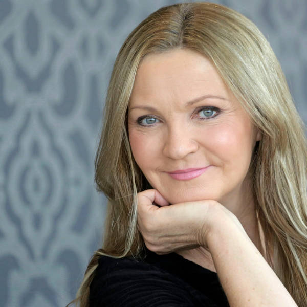 Download Joan Allen in Lisey’s Story Wallpaper | Wallpapers.com