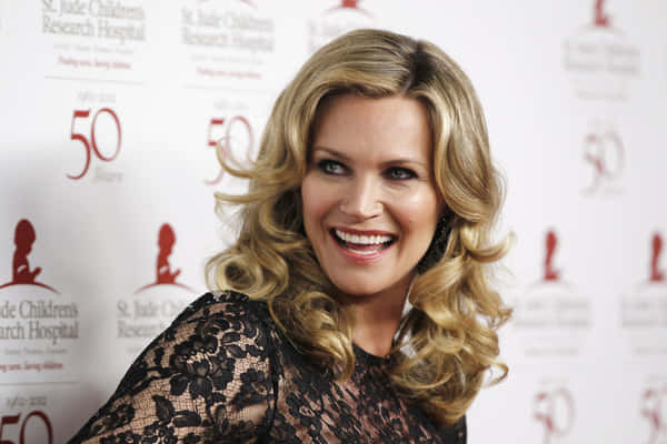 Download Natasha Henstridge 1372 X 2093 Wallpaper Wallpaper