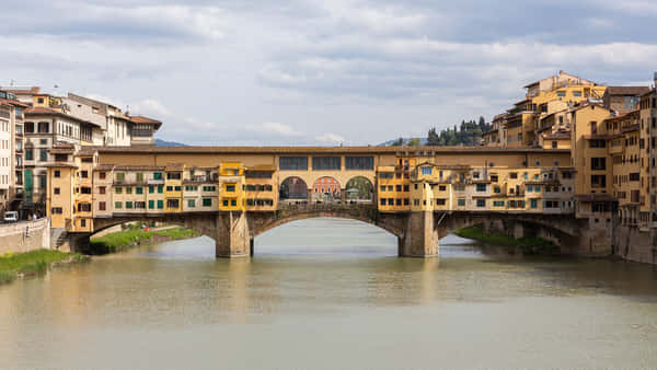 Download Ponte Vecchio Train Line Visiting Ponte Wallpaper | Wallpapers.com