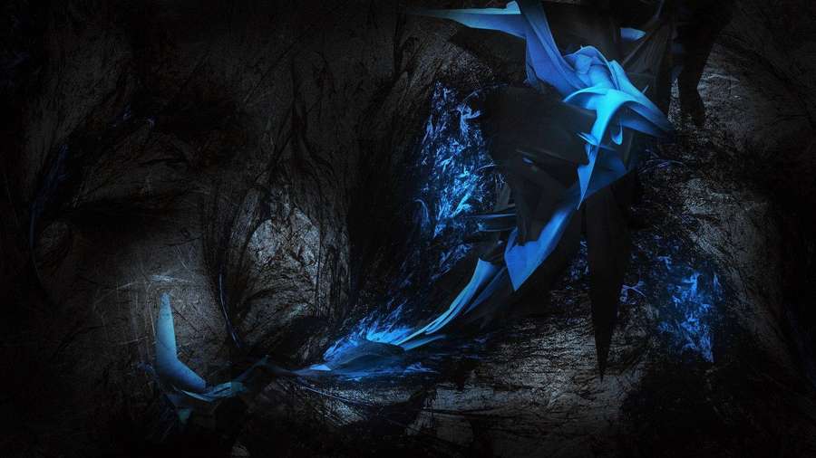 Leuchtend blaue Fraktalformen tauchen aus dunklem, strukturiertem Hintergrund in digitaler Kunst auf. — 1600 X 900 Wallpaper