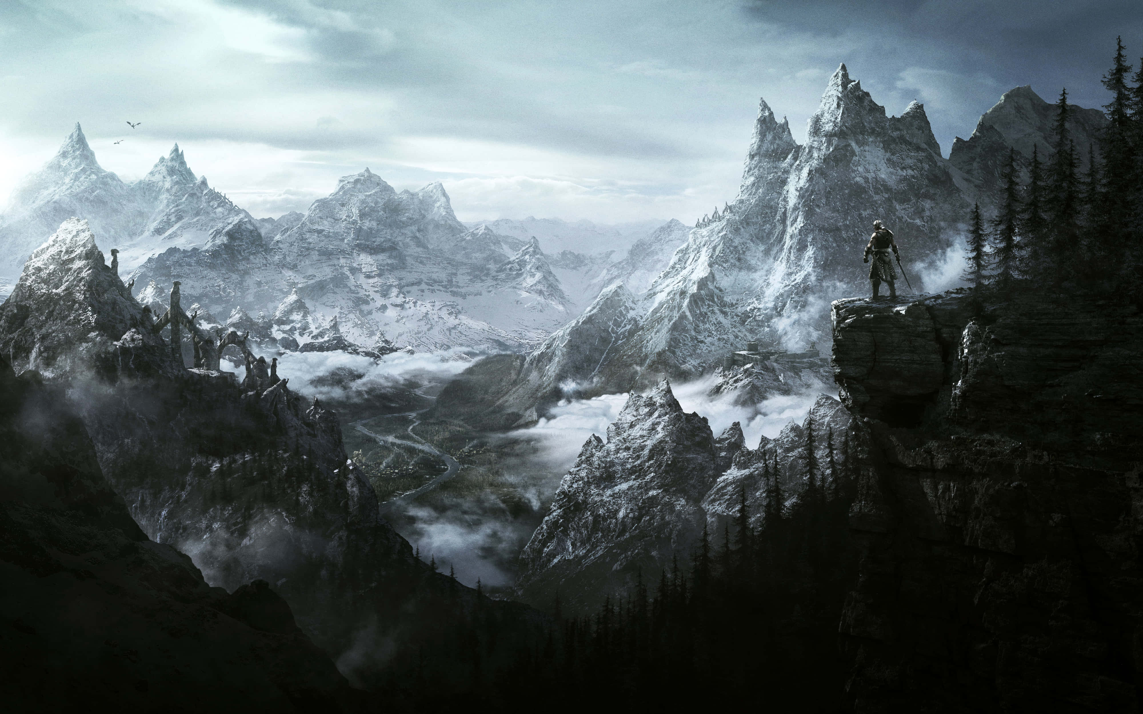 Ein einsamer Krieger auf einer schneebedeckten Bergklippe mit Blick auf ein nebliges Tal. — 4K Gaming Wallpaper