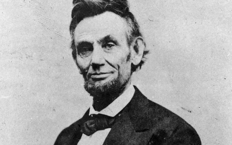 Portrait of Abraham Lincoln in formal attire with bow tie — Abraham Lincoln Picture