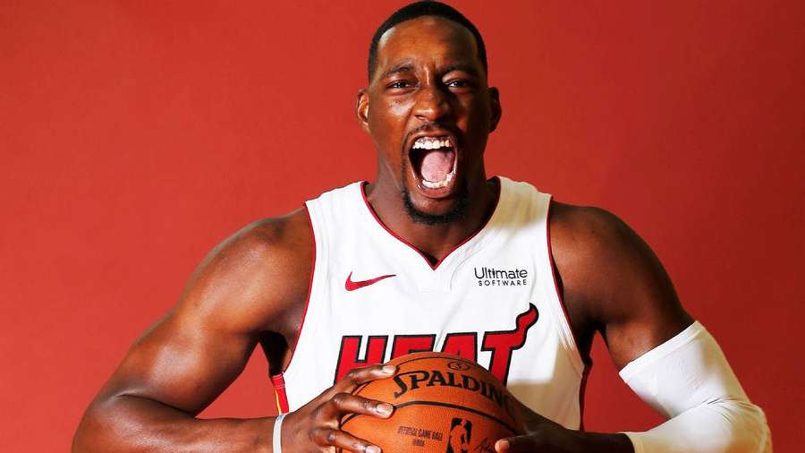 Basketball player in Miami Heat jersey yelling while holding a Spalding ball. — Adebayo Wallpaper