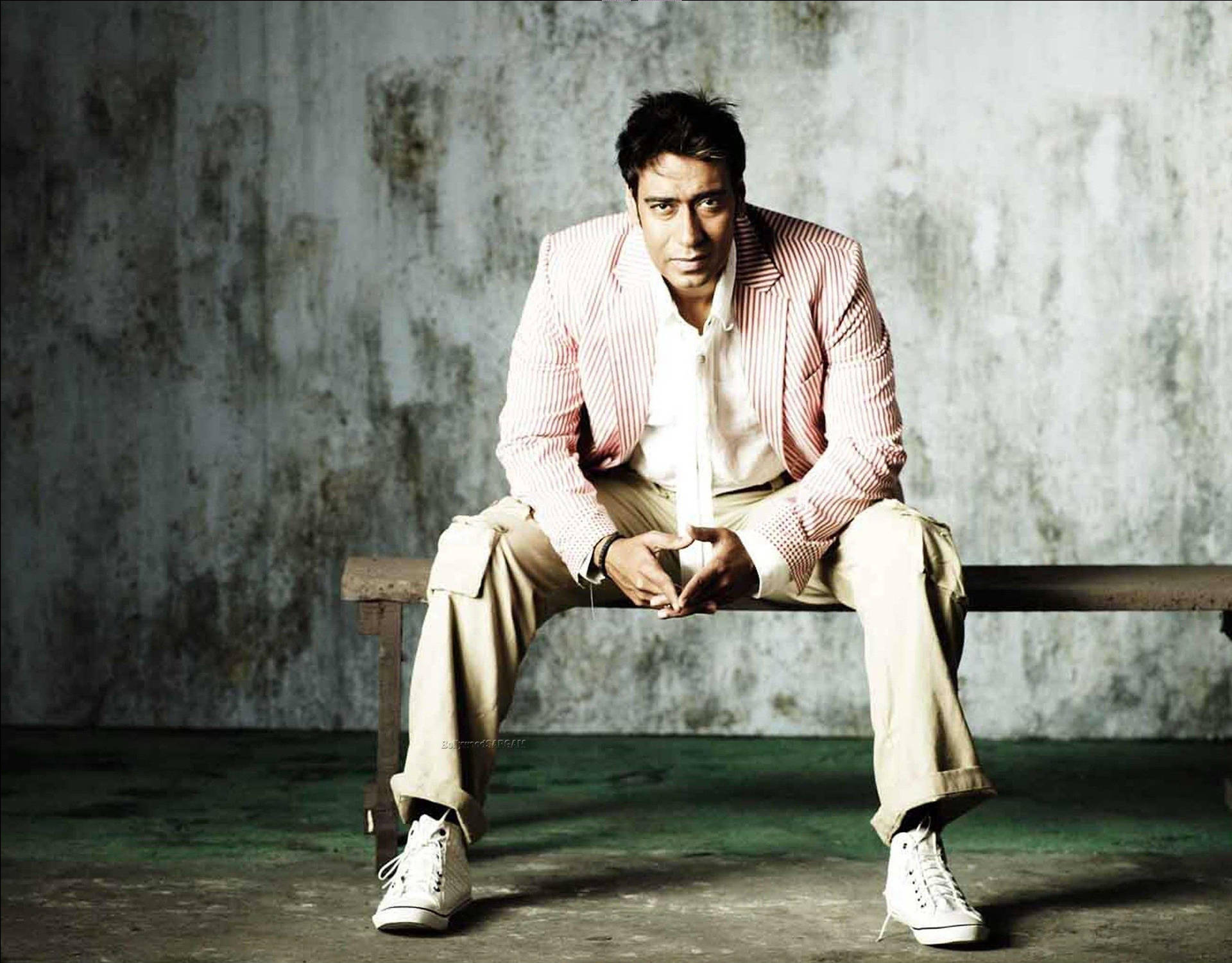 Ajay Devgn Sfondo