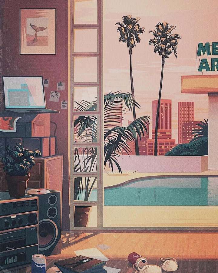 Um quarto retrô com eletrônicos vintage tem vista para uma piscina e horizonte urbano com palmeiras ao pôr do sol. — Anime vintage Papéis de Parede