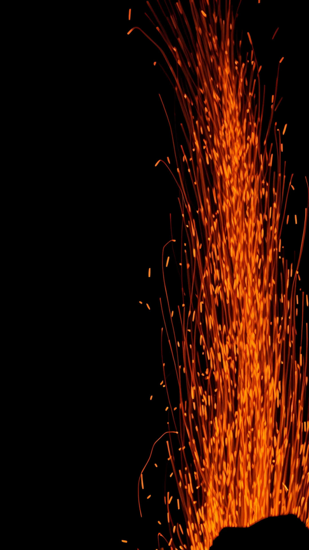 Percikan api oranye terang terbang ke atas dengan latar belakang hitam — Api Abstrak Wallpaper