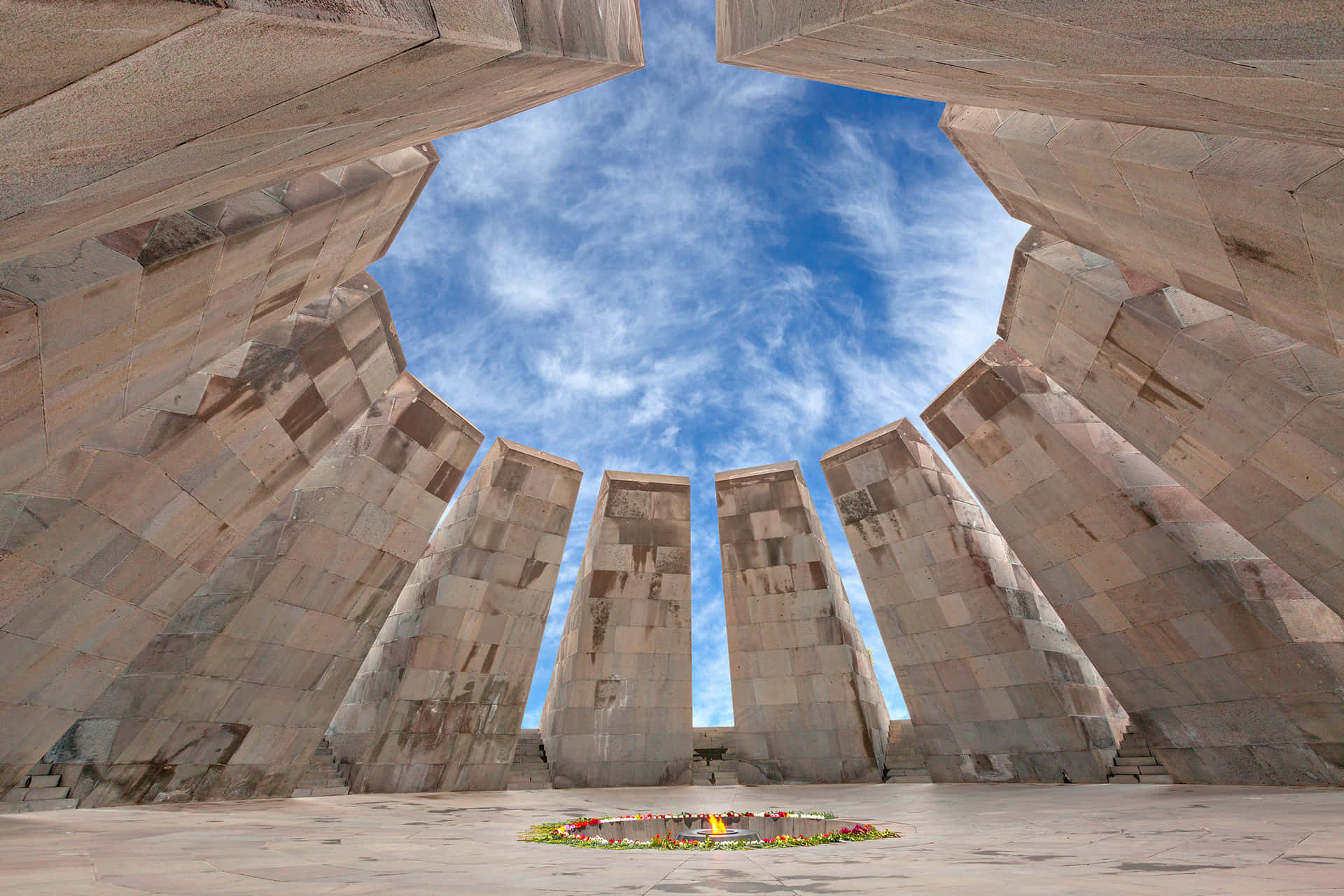 Armeniska Folkmordsmonumentet Bilder