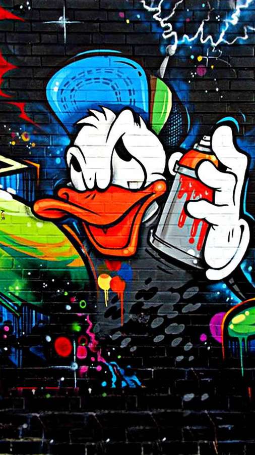Mural de graffiti do Pato Donald segurando lata de spray em parede de tijolos com respingos coloridos e relâmpago. — Arte de rua Papéis de Parede