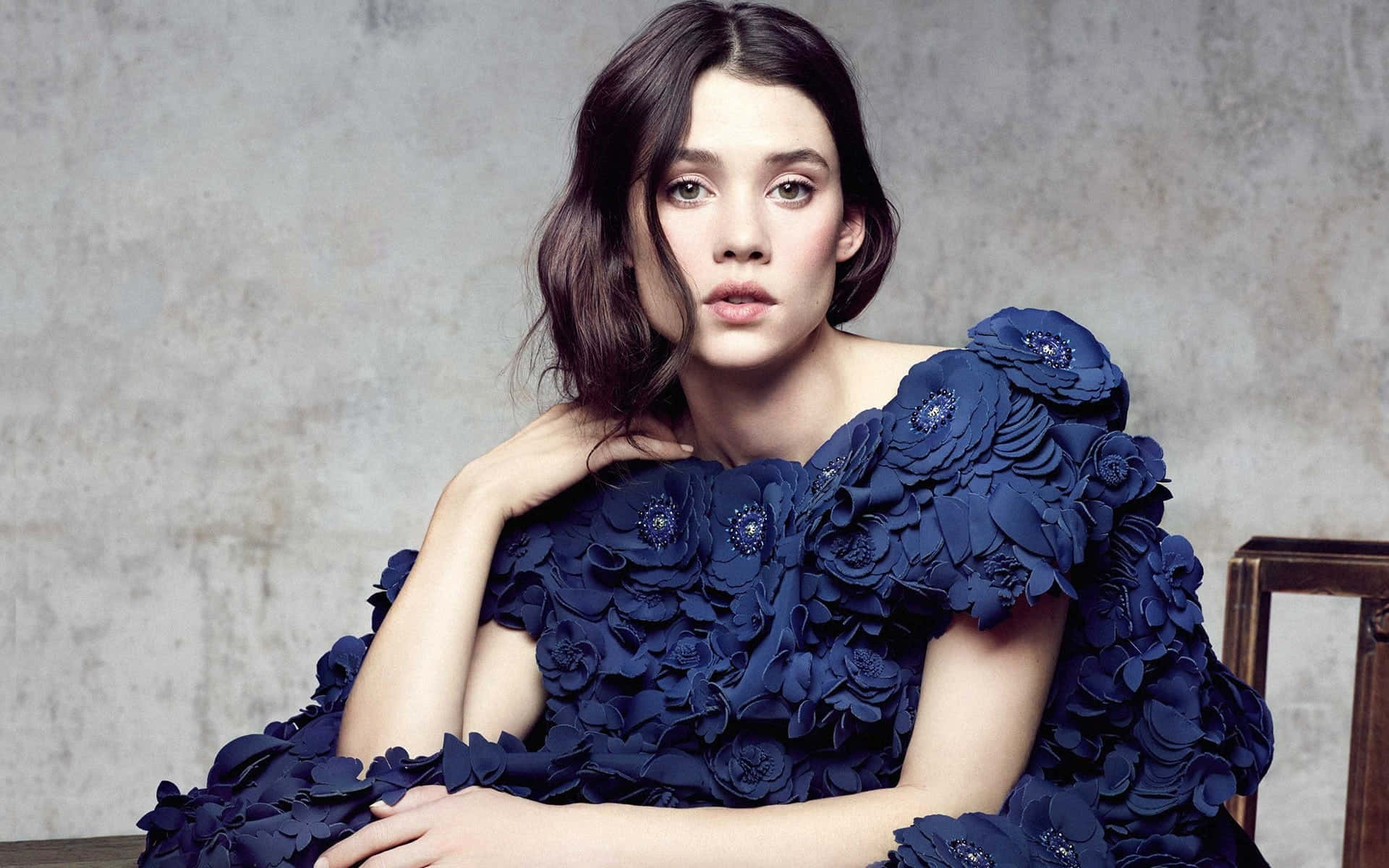 Astrid Berges Frisbey Wallpaper