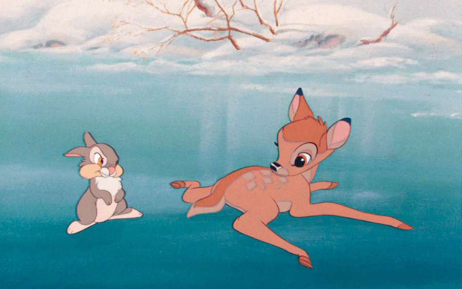 Ein Cartoon-Hirsch und -Hase, die in einer verschneiten Waldszene spielen. — Bambi Hintergrundbild