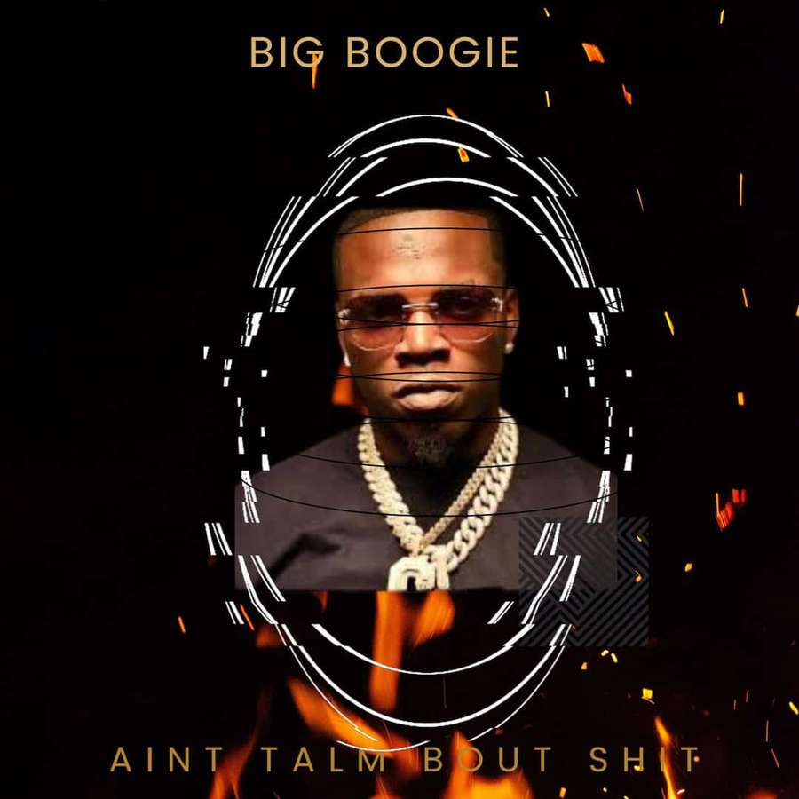 Um homem usando óculos escuros e uma corrente de ouro com faíscas de fogo e texto em negrito ao seu redor. — Big Boogie Papéis de Parede