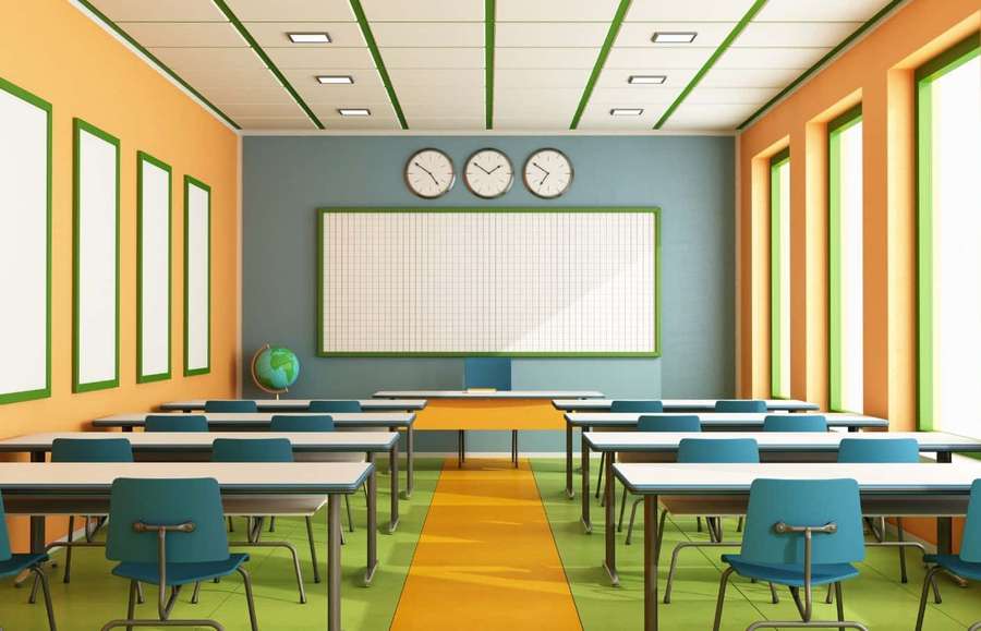 Ein leeres modernes Klassenzimmer mit blauen Stühlen, Tischen und einer weißen Tafel. — Bilder Vom Klassenzimmer Wallpaper