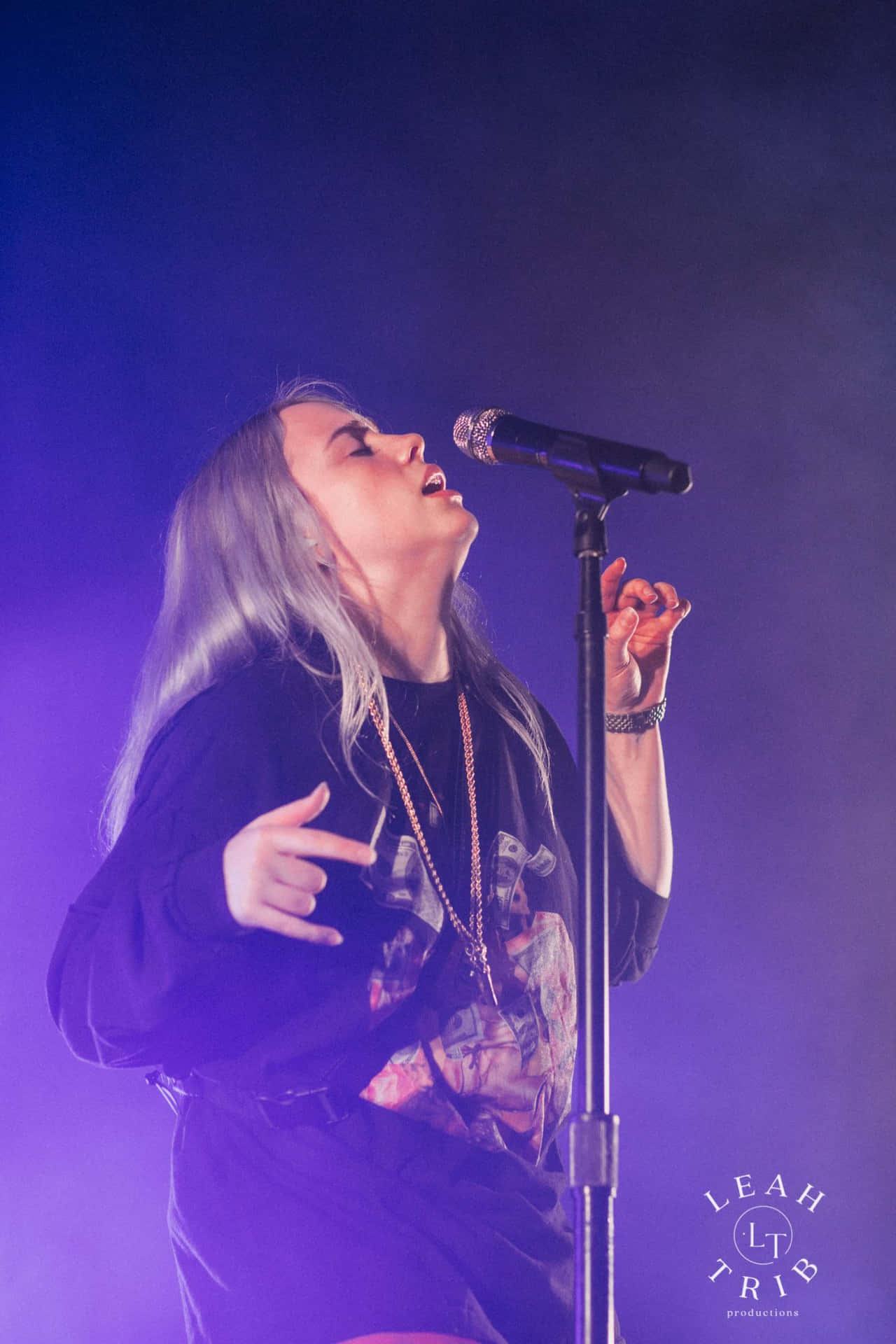 Billie Eilish Paars Achtergrond