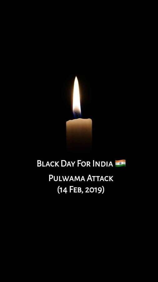 Eine Kerze, die am 14. Februar 2019 zum Gedenken an die Opfer des Pulwama-Anschlags angezündet wurde. — Black Day Bilder