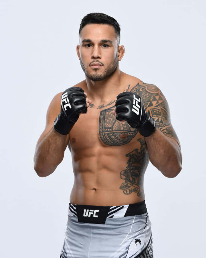 Brad Tavares Taustakuva