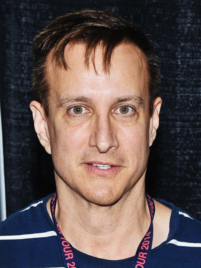 Bronson Pinchot Taustakuva