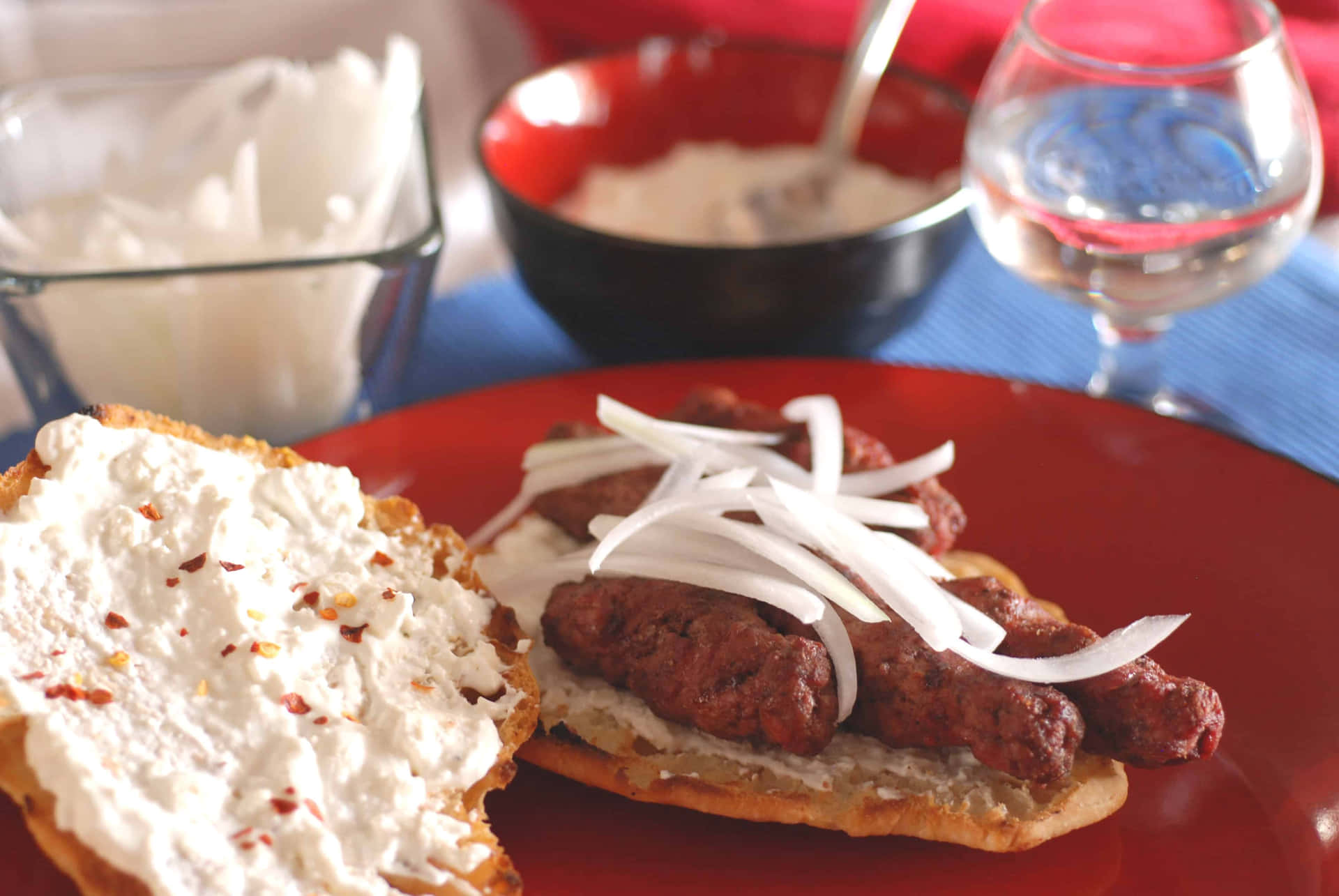 Ćevapi Achtergrond