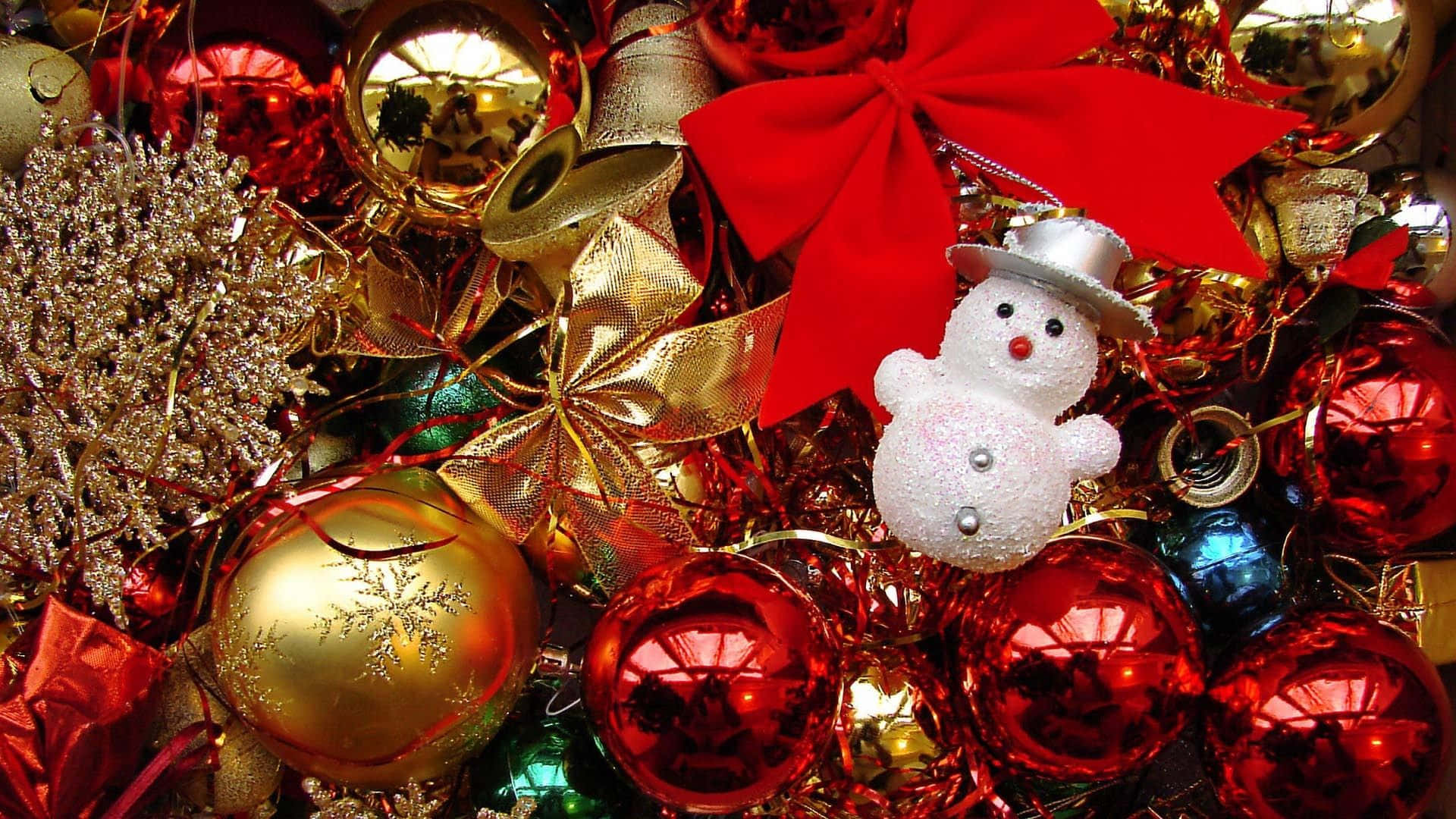Christmas Ornaments Pictures Wallpaper