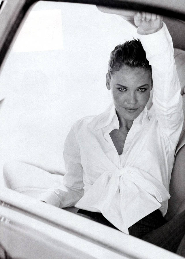 Connie Nielsen Taustakuva