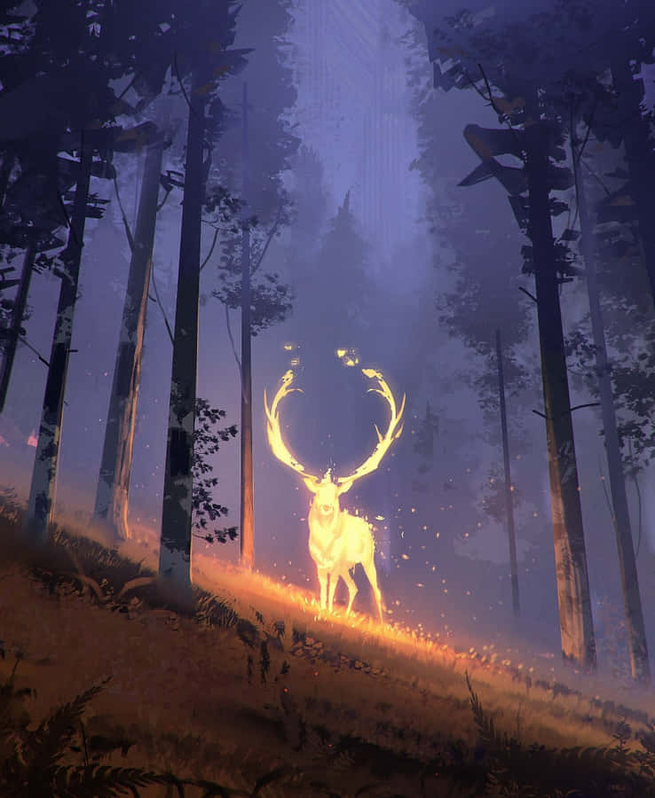 En glödande gyllene hjort med brinnande horn står i en dimmig lila skog på natten. — Cool Deer bakgrund Bakgrundsbilder