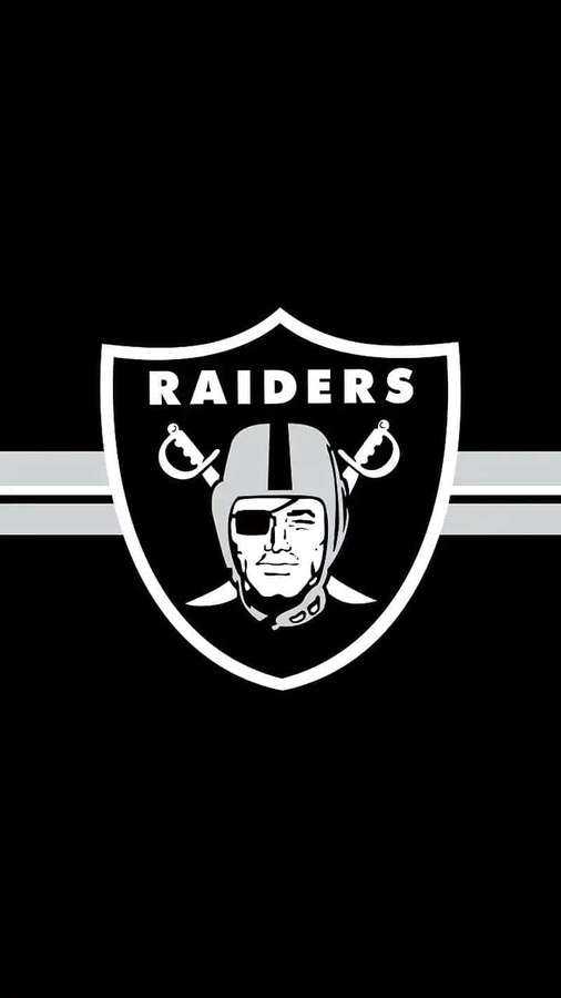 Oakland Raiders Football-Team-Logo mit behelmtem Kriegergesicht und gekreuzten Schwertern. — Coole Raiders Wallpaper
