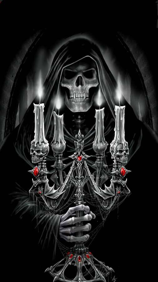 Segador sosteniendo un candelabro con candelabros de calavera y gemas rojas. — Cráneo iPhone Fondos de pantalla