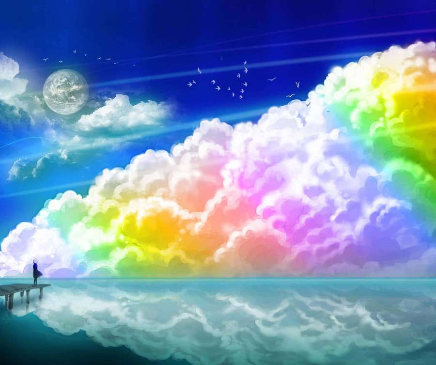 En person på en pir tittar på färgglada moln och en fullmåne som speglas i lugnt vatten. — Cute Rainbow Bakgrundsbilder