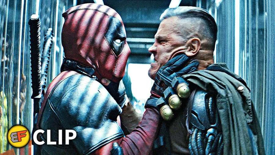 Deadpool kohtaa arpeutuneen vastustajan metallisessa käytävässä. — Deadpool Ja Cable Taustakuvat