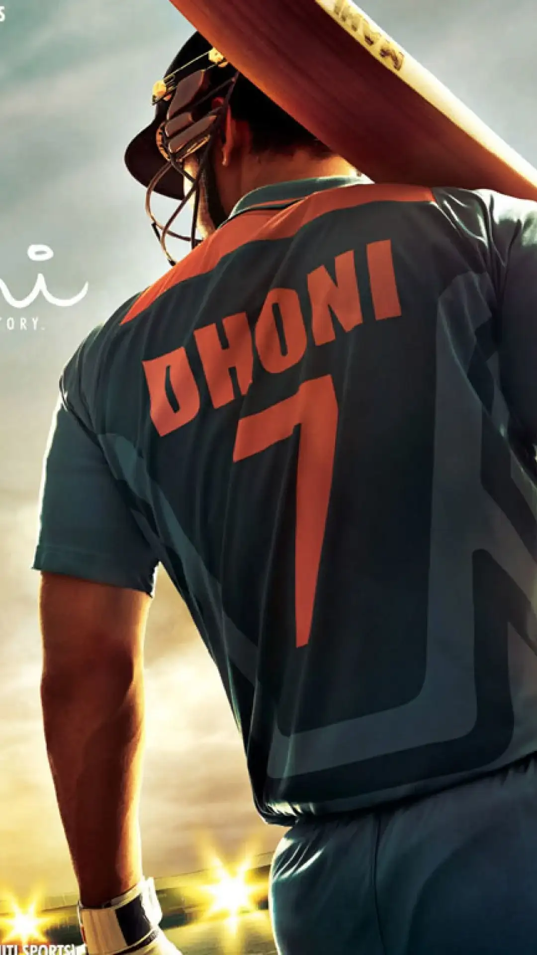 Cricketspiller Dhoni i trøje nummer 7 holder bat ved skumringsstadion. — Dhoni 7 Wallpapers