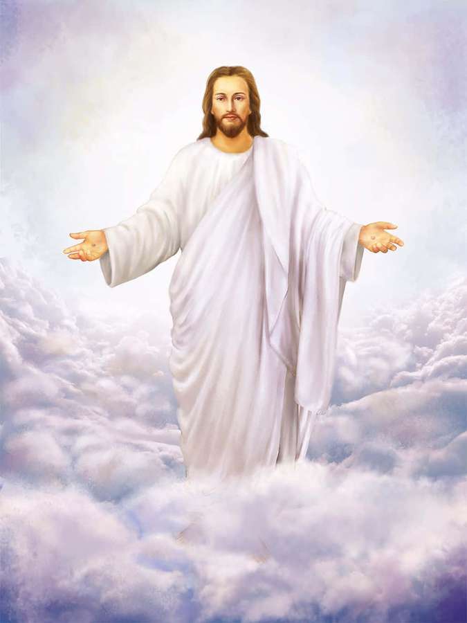 Jesucristo con túnicas blancas de pie sobre nubes con los brazos abiertos. — Dios Fondos de pantalla