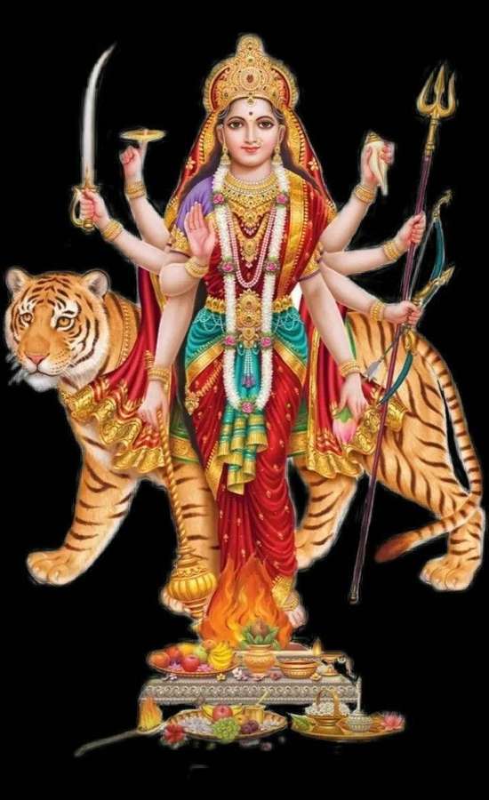 Diosa hindú Durga con múltiples brazos y armas de pie sobre fuego con tigres — Diosa Fondos de pantalla