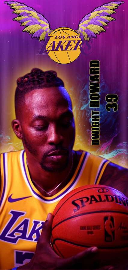 Dwight Howard im Lakers-Trikot hält einen Basketball mit leuchtend violetten Flügeln. — Dwight Howard Bilder