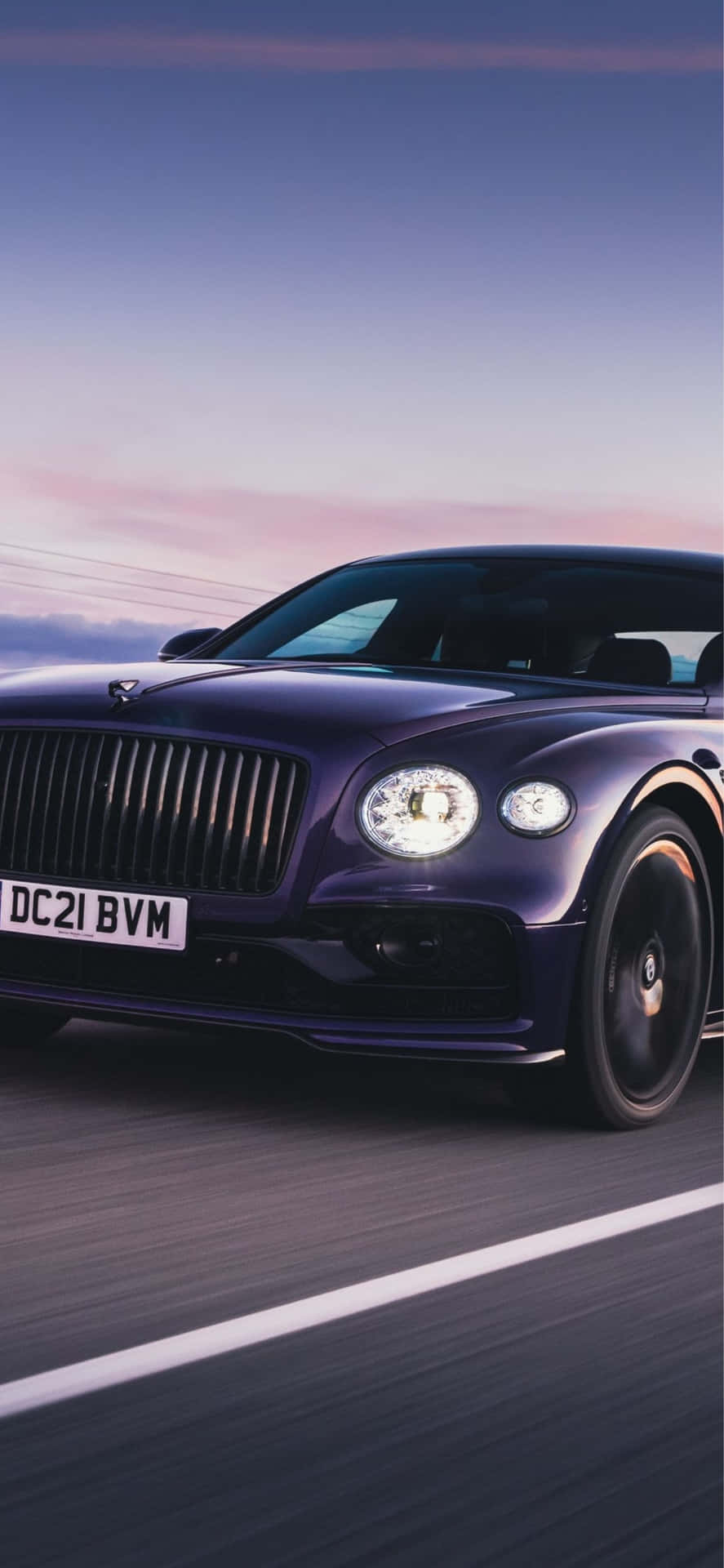 Cảm nhận sự mạnh mẽ và đẳng cấp thông qua hình ảnh nền xe hơi độc đáo của hãng Bentley. Từ hình ảnh chi tiết đến những mẫu xe mới nhất, bạn sẽ có được một phiên bản trình bày tuyệt vời để thể hiện đẳng cấp của bạn trên điện thoại hoặc máy tính.