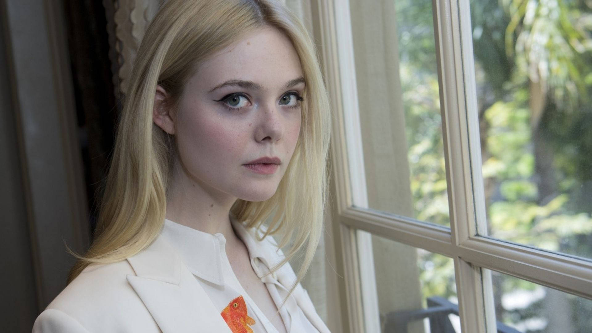 Elle Fanning Wallpaper