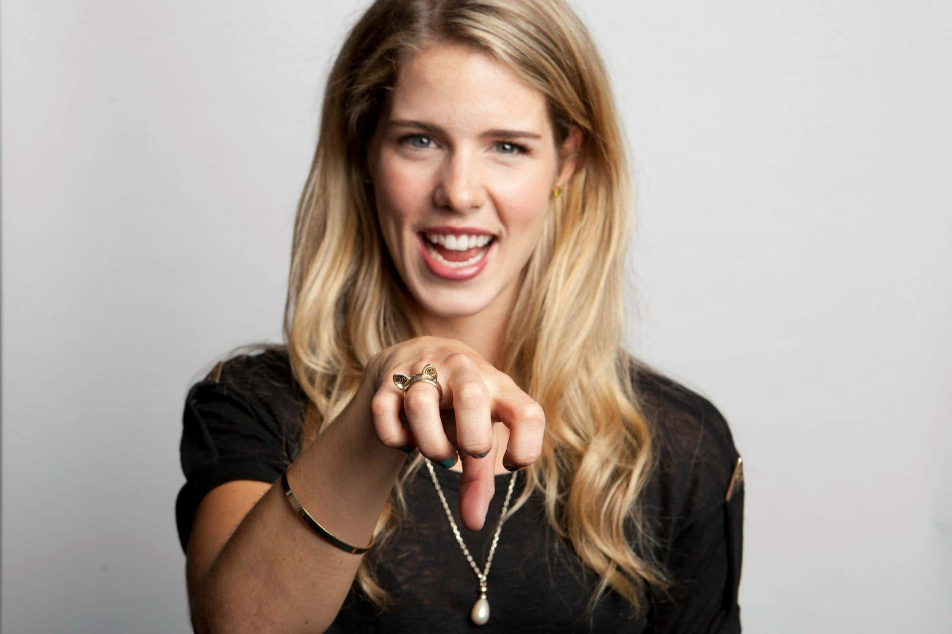 Emily Bett Rickards Wallpaper