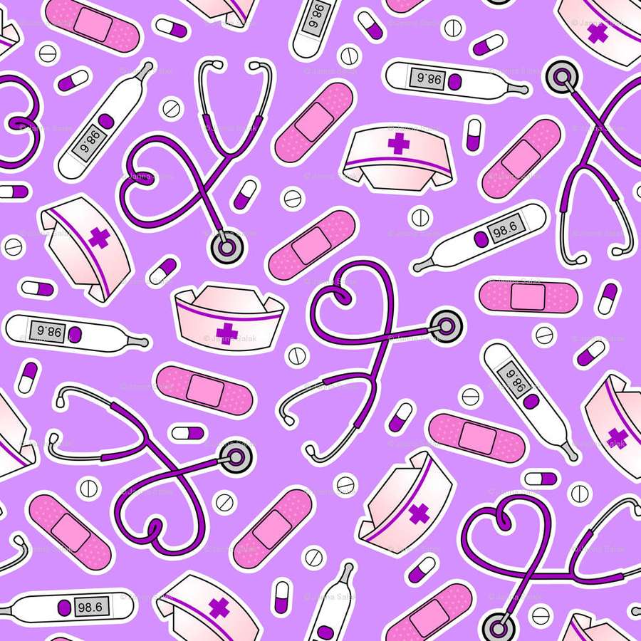 Padrão médico com estetoscópios, bandagens e gorros de enfermeira em fundo roxo. — Enfermeira Papéis de Parede