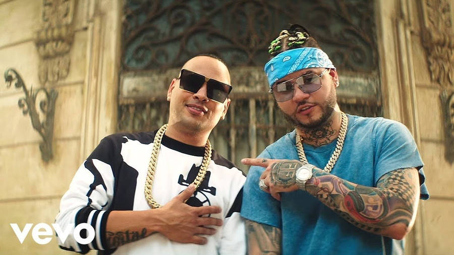 Farruko Achtergrond