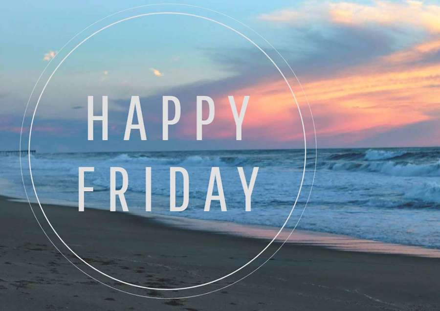 Happy Friday Text in einem Kreis über einer Strand-Sonnenuntergangsszene. — Feliz Freitag Wallpaper