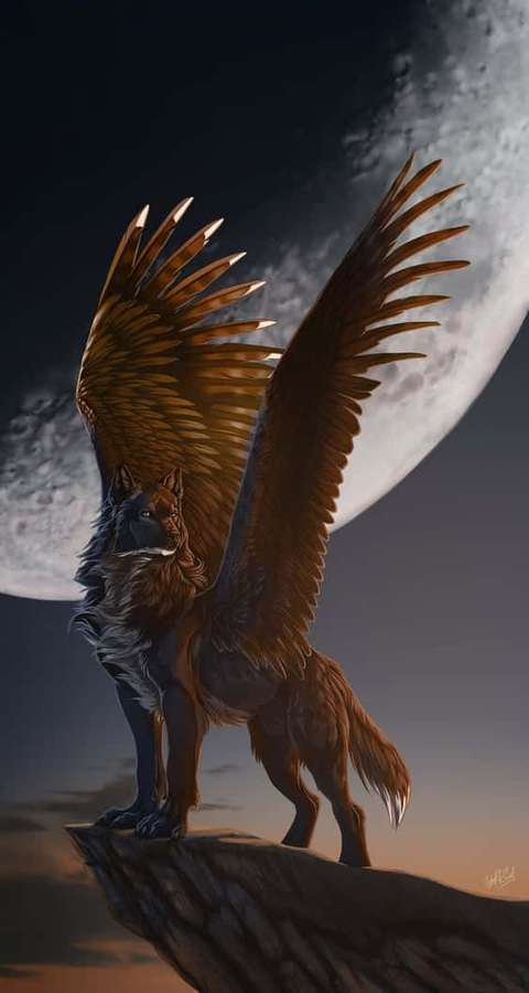Geflügelter Wolf auf einer Klippe unter Vollmond mit ausgebreiteten goldenen Flügeln. — Flügeliger Wolf Hintergrund Wallpaper