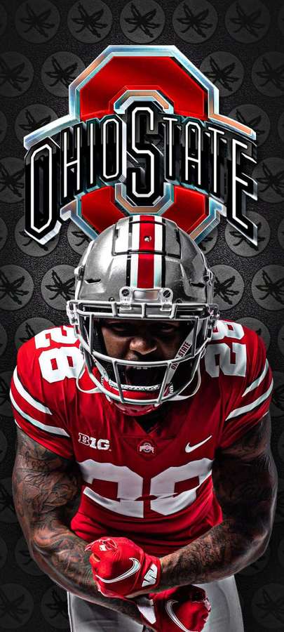 Jugador de fútbol americano de Ohio State con uniforme rojo rugiendo con tatuajes visibles — Fútbol Americano en iPhone Fondos de pantalla