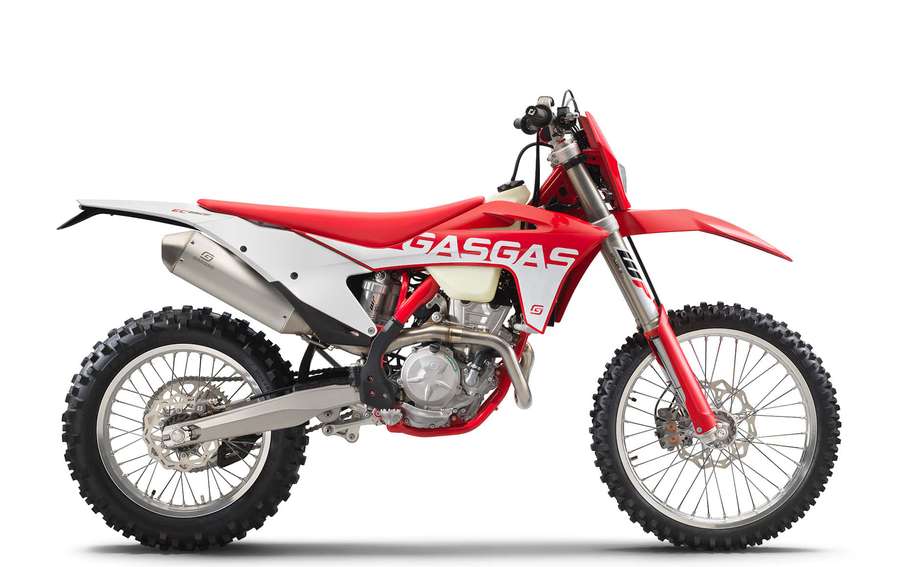 Red and white GasGas dirt bike in studio shot with detailed engine and knobby tires. — Gas Gas Wallpaper