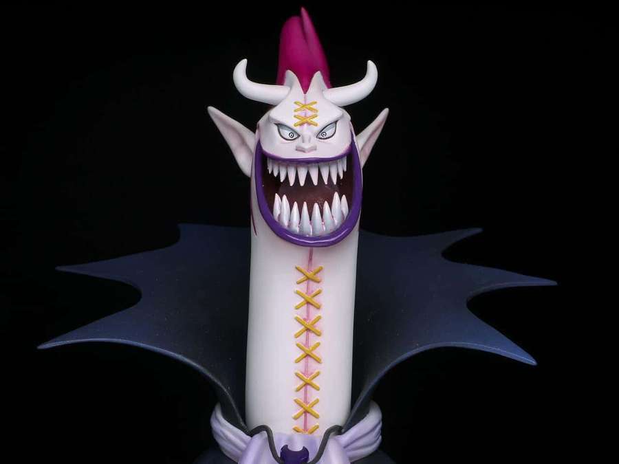 Anime monster figurine with horns and sharp teeth against black background — Gecko moria Wallpaper