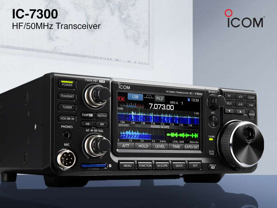 Professioneller ICOM IC-7300 HF50MHz-Funktransceiver mit aktivem Display. — Gerät Wallpaper