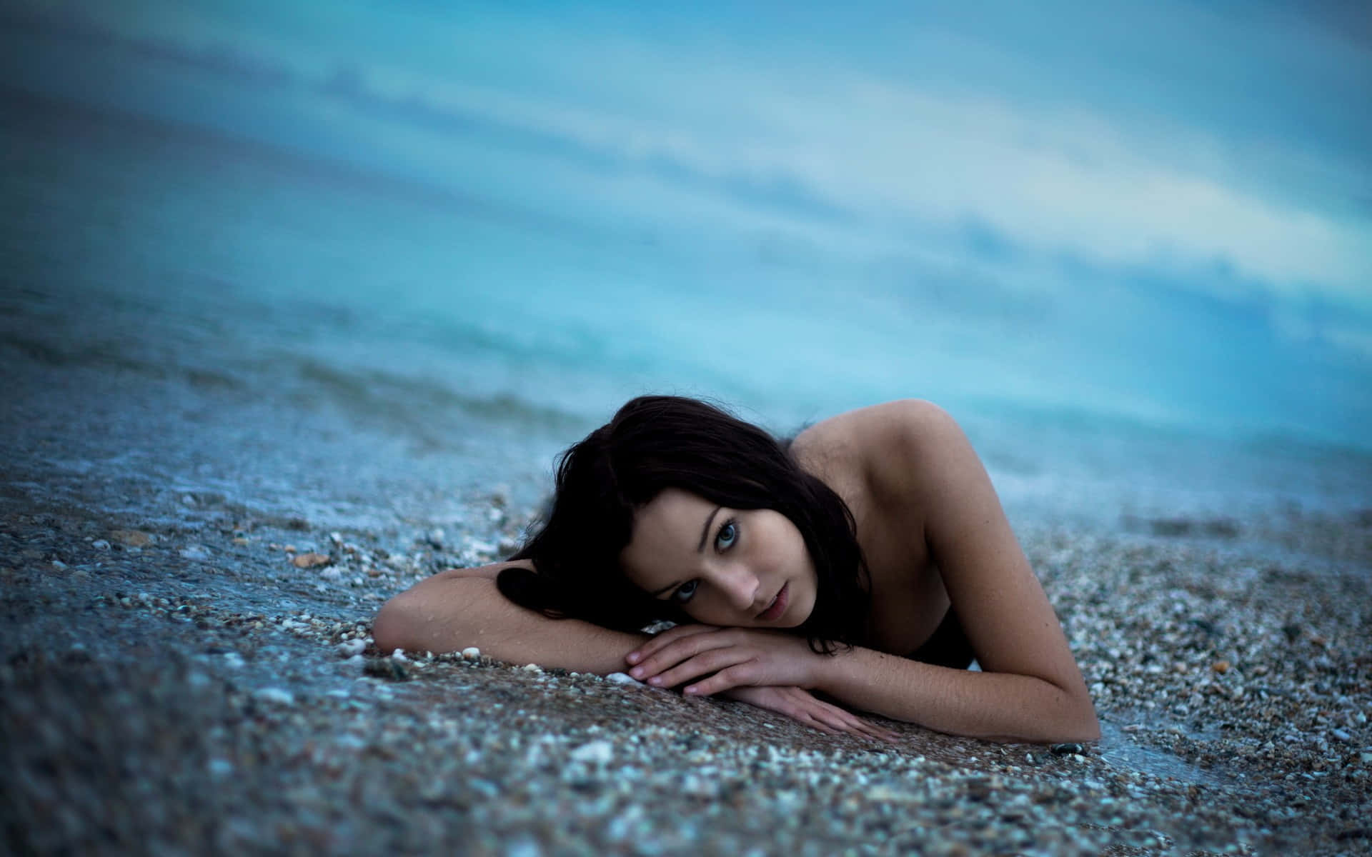 Girl On Beach Pictures Wallpaper