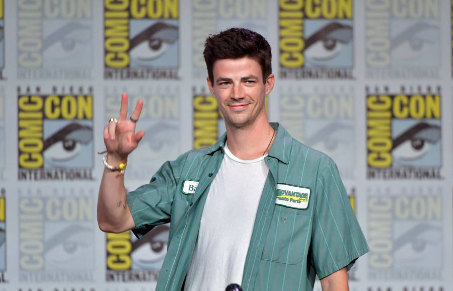 Grant Gustin Taustakuva