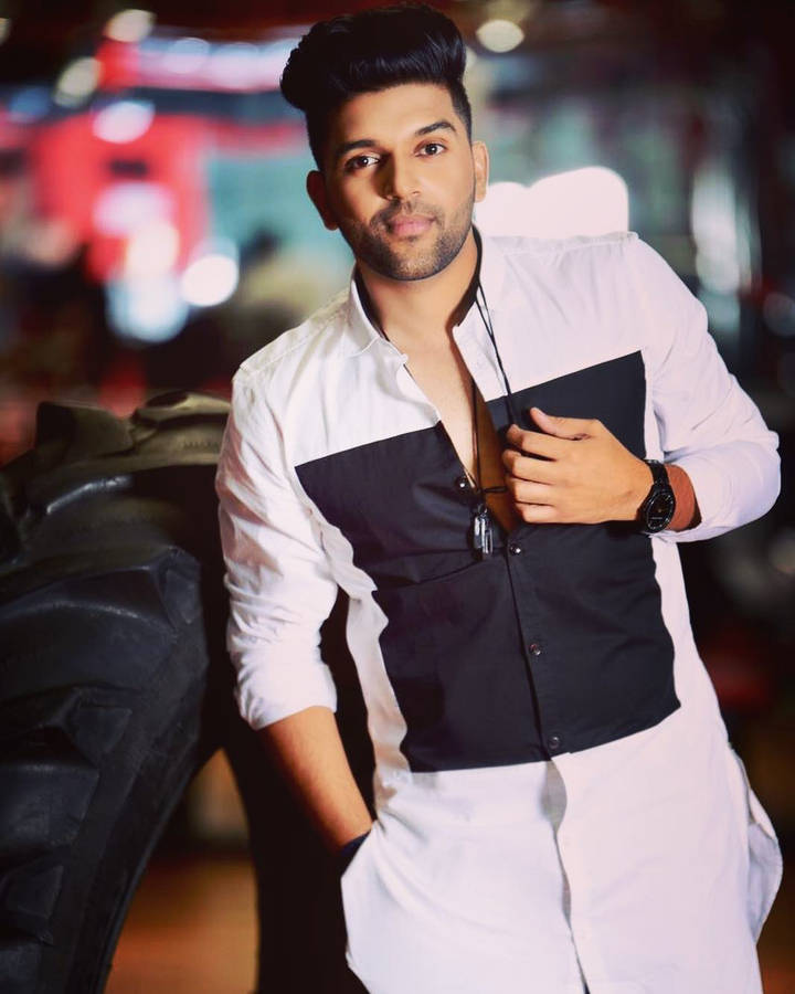 Guru Randhawa Achtergrond