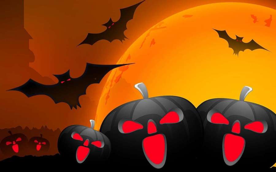 Schwarze Kürbisse mit roten glühenden Gesichtern unter einem orangefarbenen Mond mit fliegenden Fledermäusen. — Halloween comic bilder